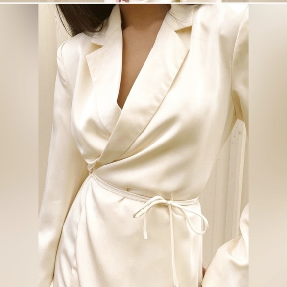 ZARA * CREAM SATIN EFFECT WRAP Blazer DRESS - Picture 4 of 15